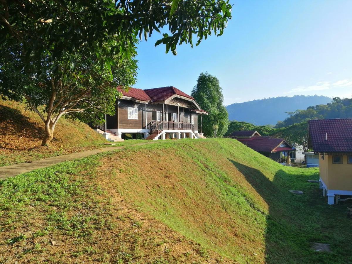Asiacamp Taman Negara Resort Kuala Tahan Exteriör bild