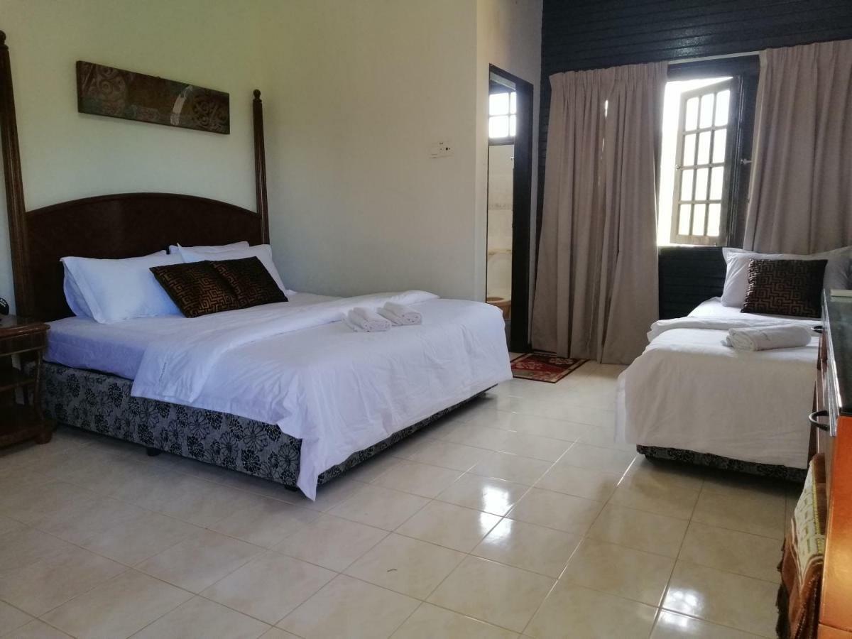Asiacamp Taman Negara Resort Kuala Tahan Exteriör bild