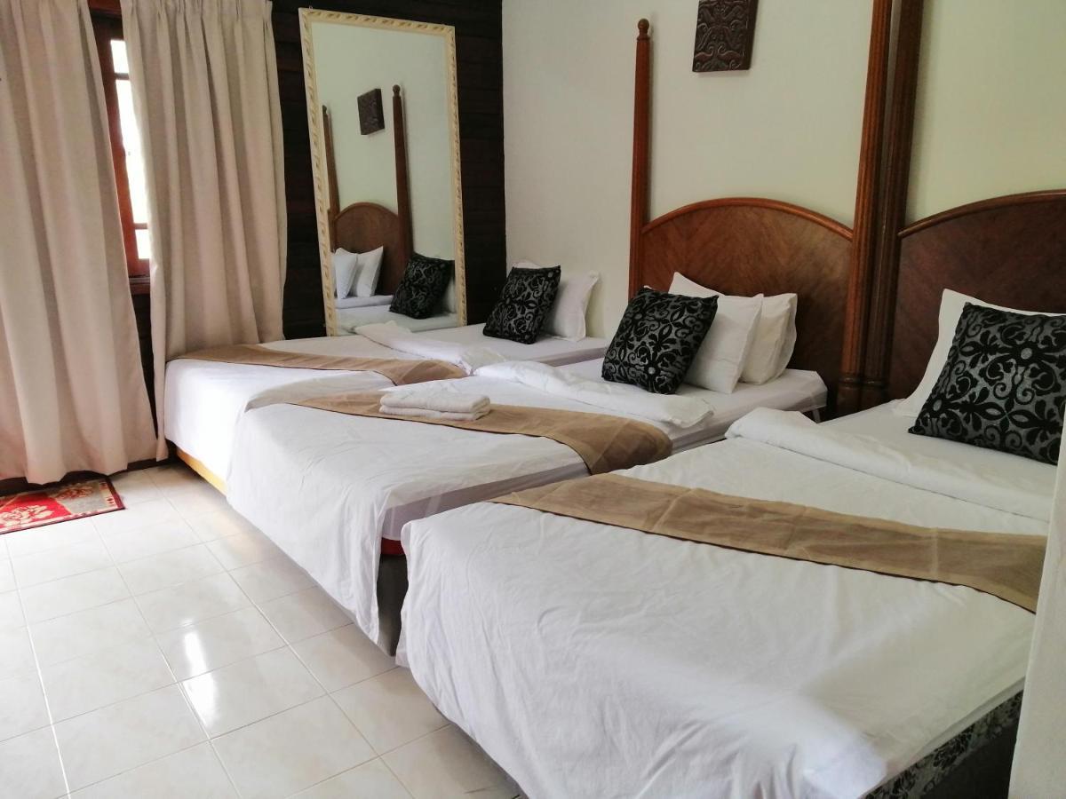 Asiacamp Taman Negara Resort Kuala Tahan Exteriör bild